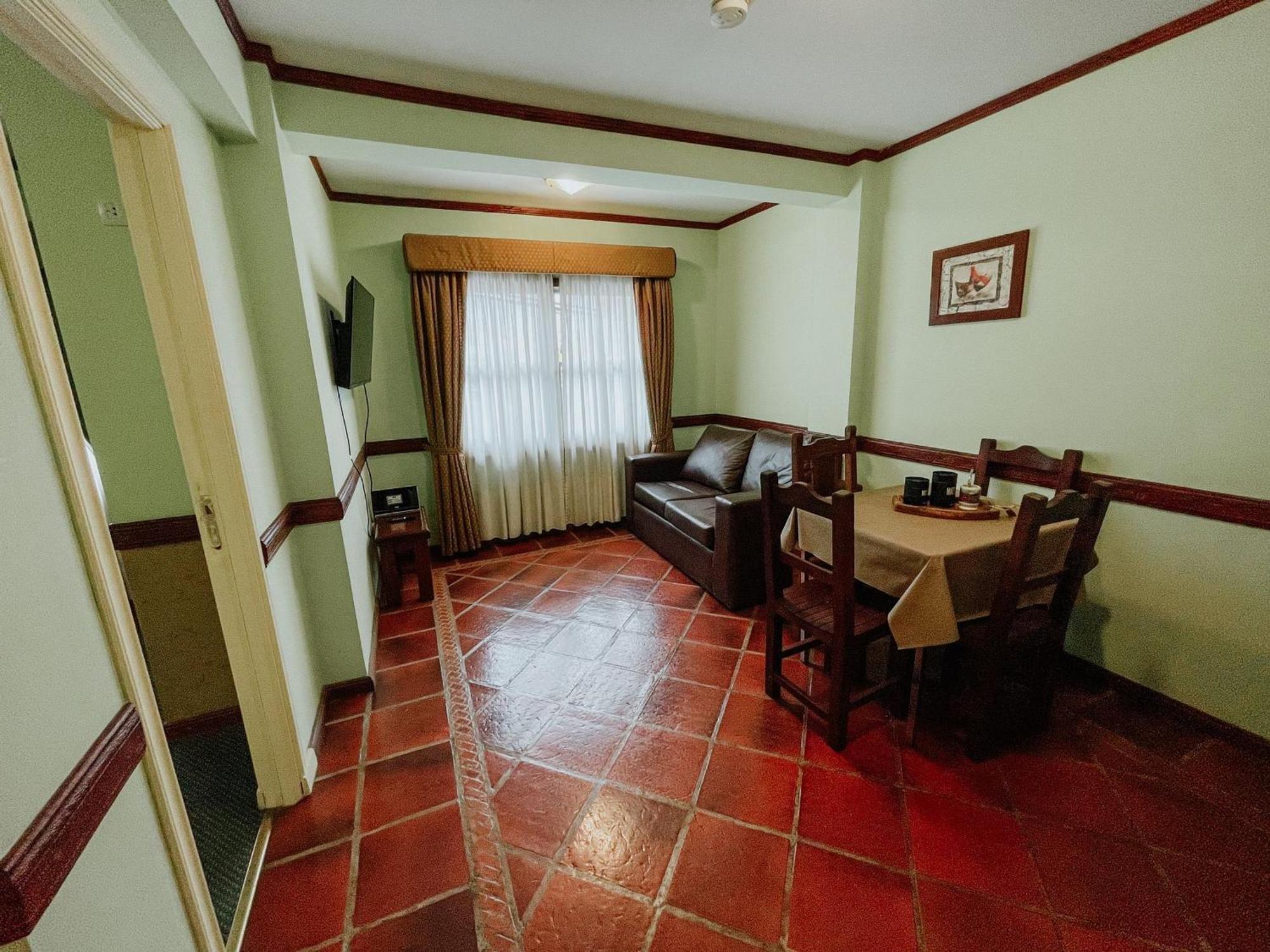 Viejo Lobo - Aunaisin Apartment *